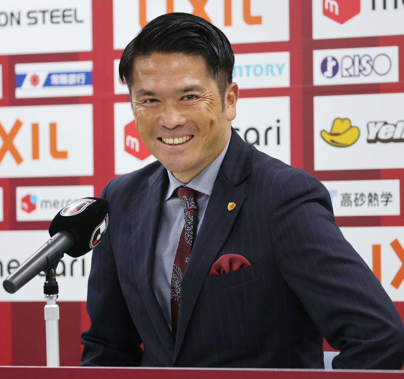 鹿島対横浜FC　試合後に会見する鹿島岩政監督（撮影・野上伸悟）