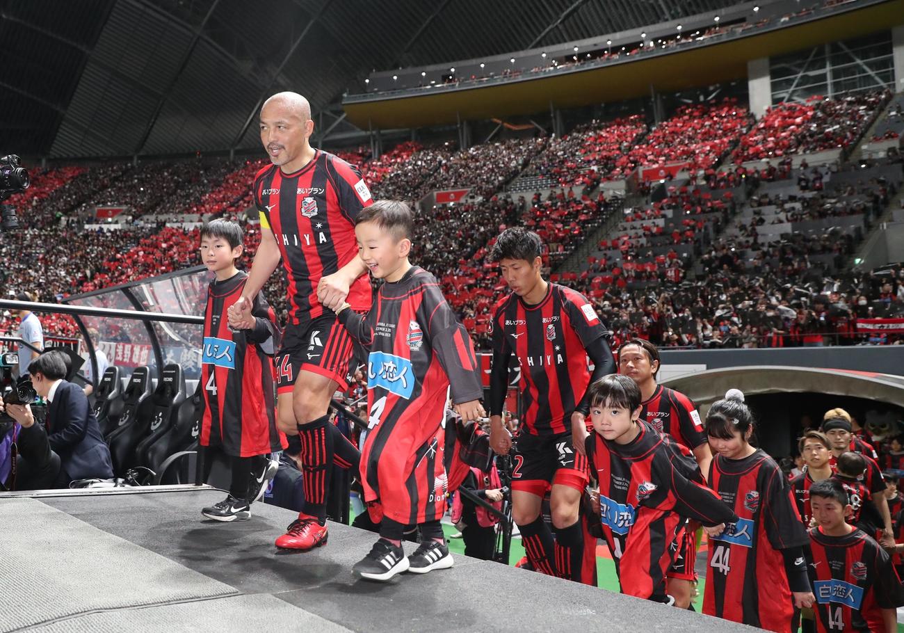 札幌対浦和　試合前、最後の試合に臨む札幌小野（撮影・黒川智章）