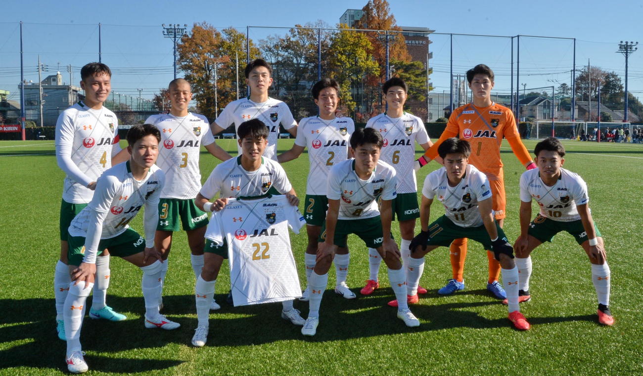 FC東京U18対青森山田　2年ぶり4度目のEAST王者に輝いた青森山田イレブン（撮影・濱本神威）