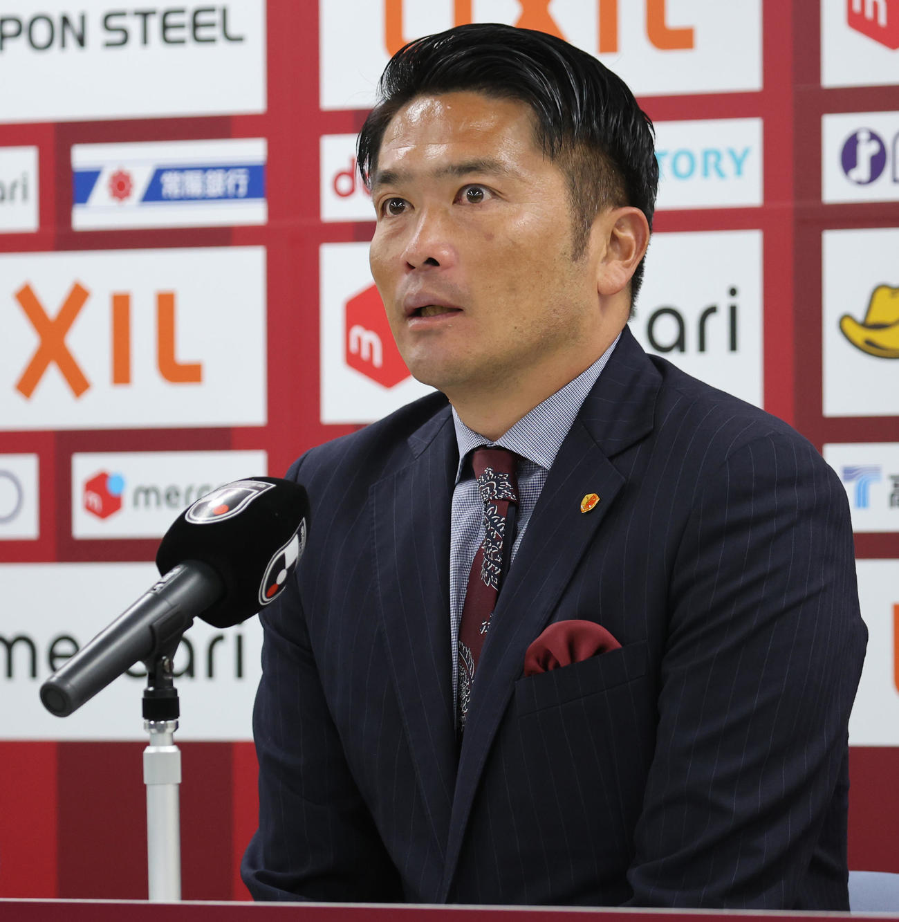 鹿島対横浜FC　試合後に会見する鹿島岩政監督（撮影・野上伸悟）
