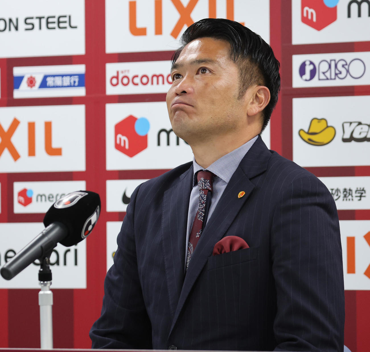 鹿島対横浜FC　試合後に会見する鹿島岩政監督（撮影・野上伸悟）