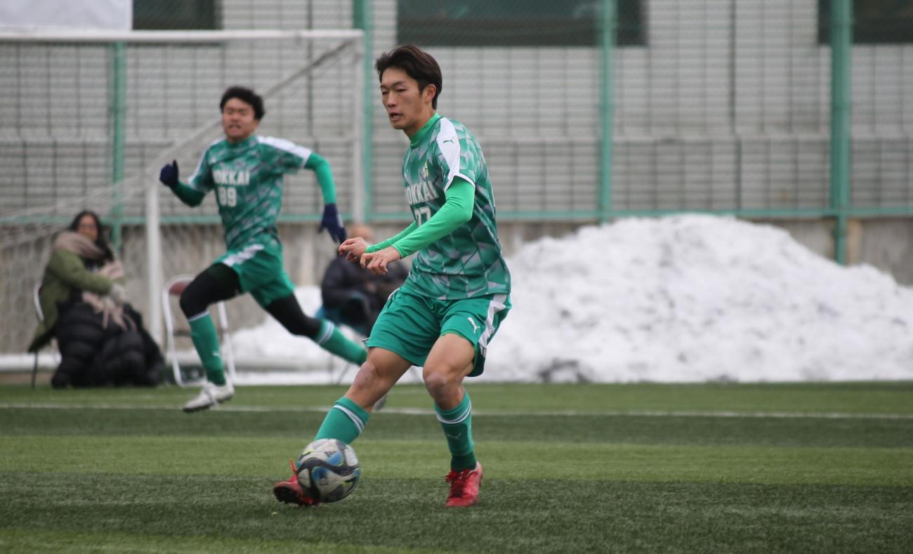 北海の選手は練習試合で正確なパスを見せる（撮影・中島洋尚）