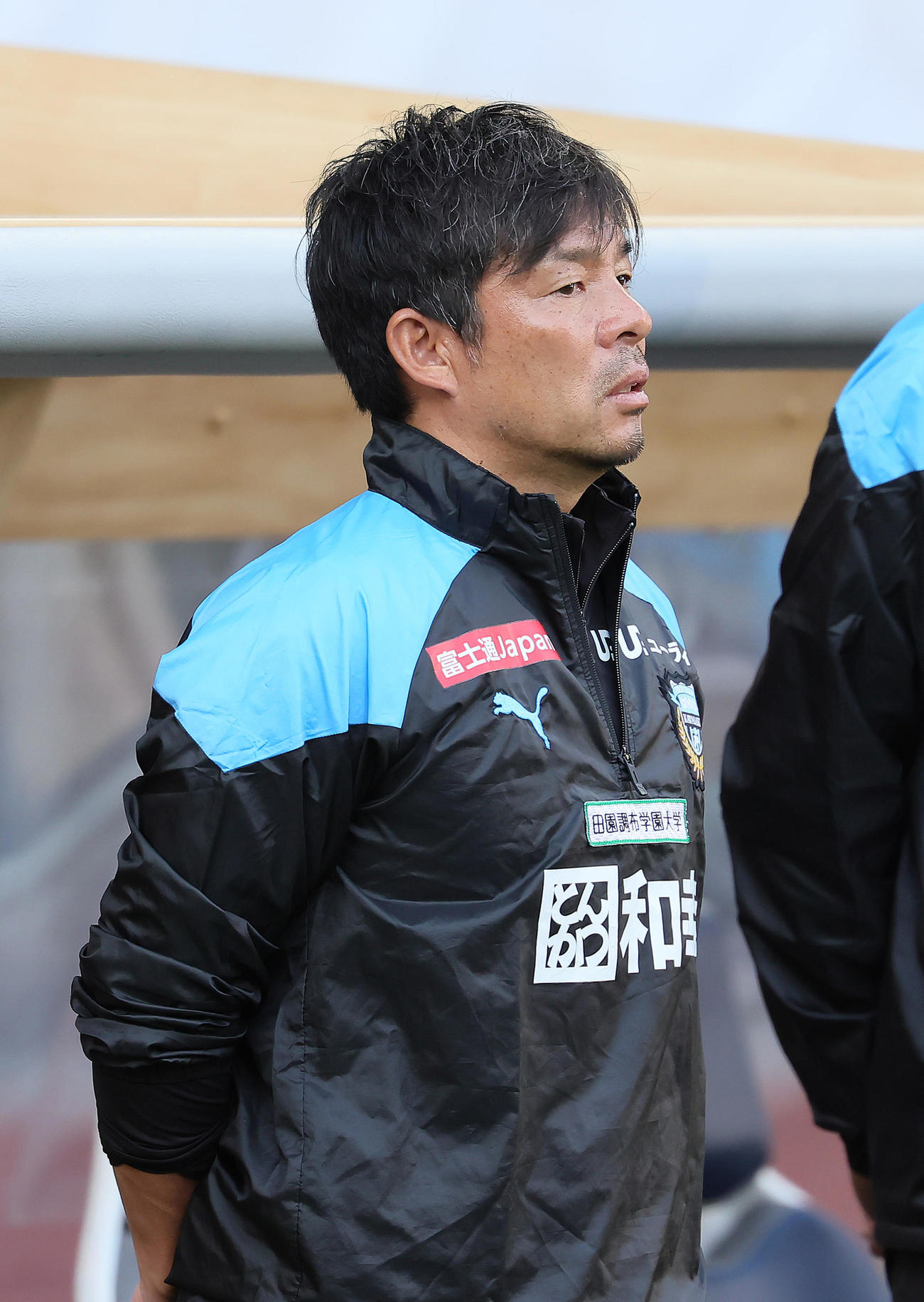川崎F対柏　前半、試合に臨む川崎F鬼木監督（撮影・足立雅史）