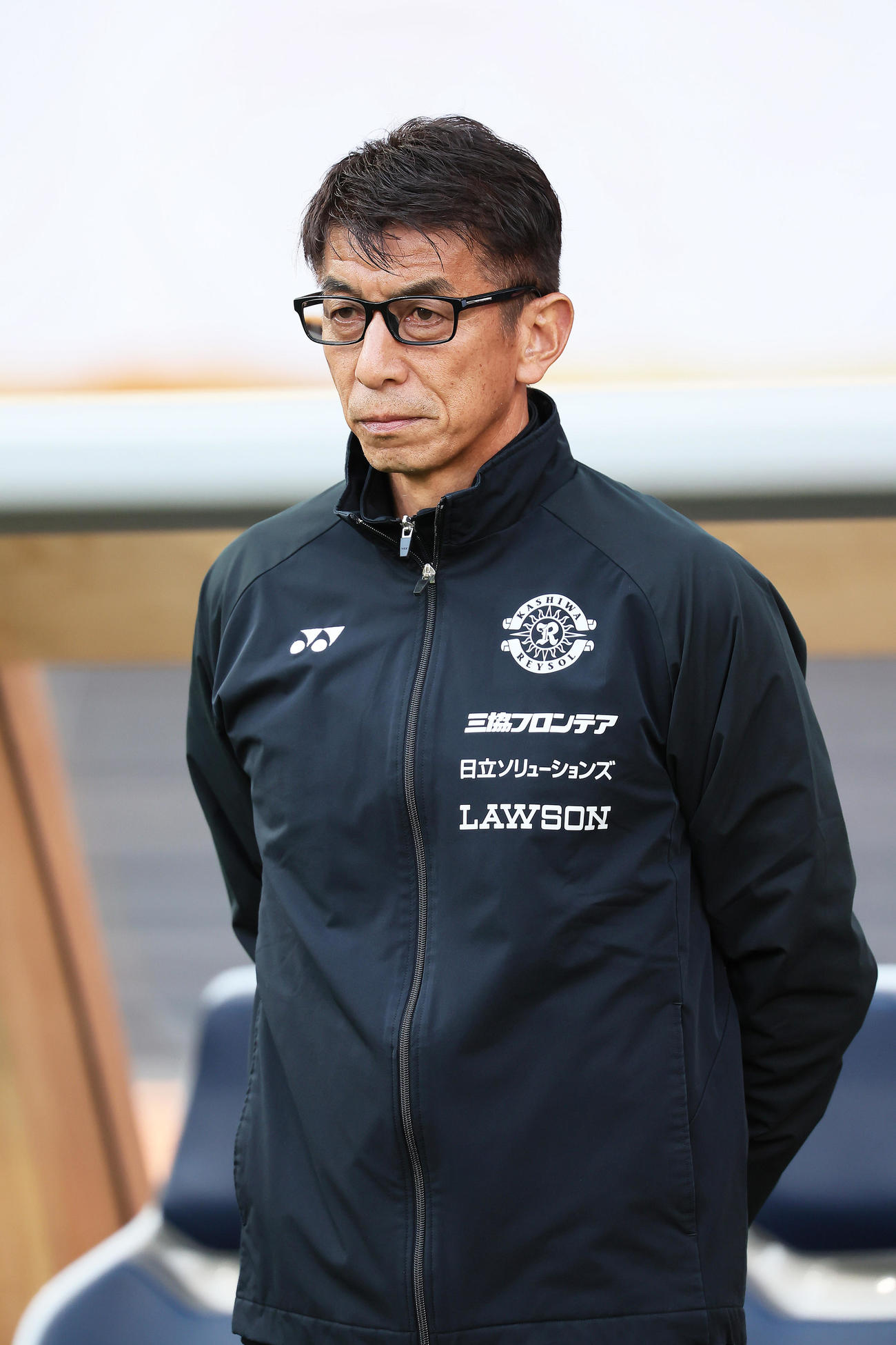 川崎F対柏　試合に臨む柏の井原監督（撮影・足立雅史）