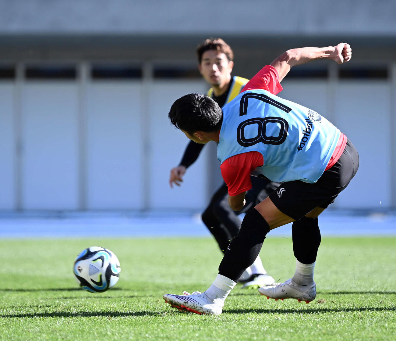 ゴールを決める松木駿之介（撮影・たえ見朱実）