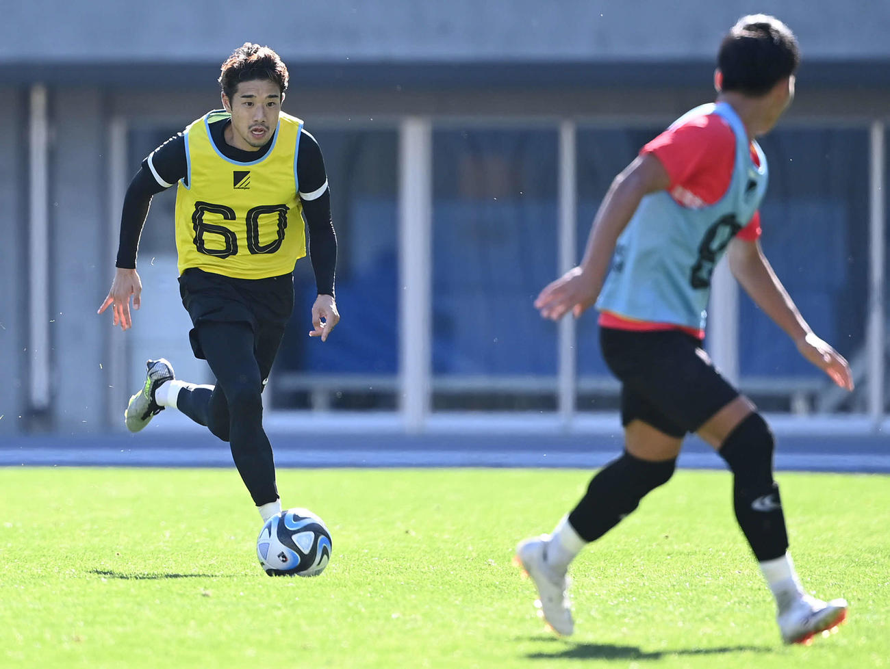 ドリブルで上がる高木（撮影・たえ見朱実）