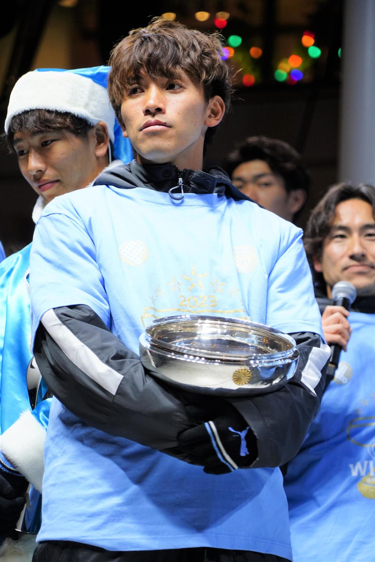 天皇杯優勝報告会に出席した川崎フロンターレ橘田健人主将（撮影・佐藤成）