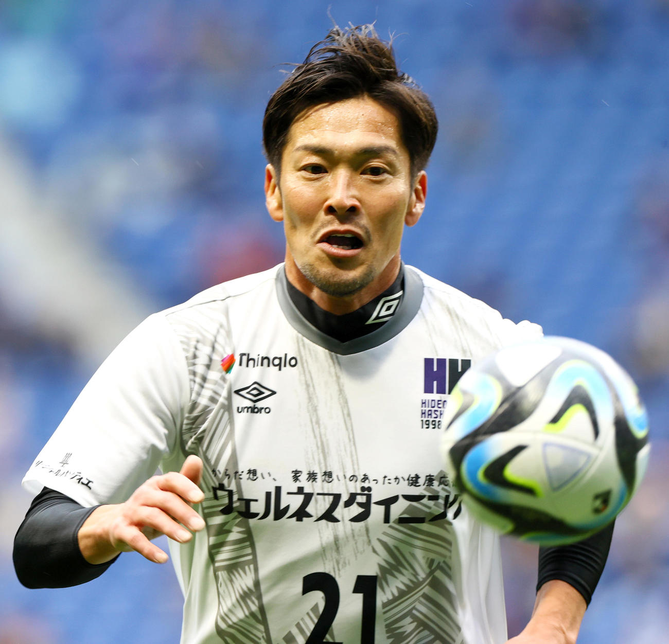 「橋本英郎引退試合」G大阪05対日本代表フレンズ　日本代表フレンズでプレーする加地亮氏（撮影・上山淳一）
