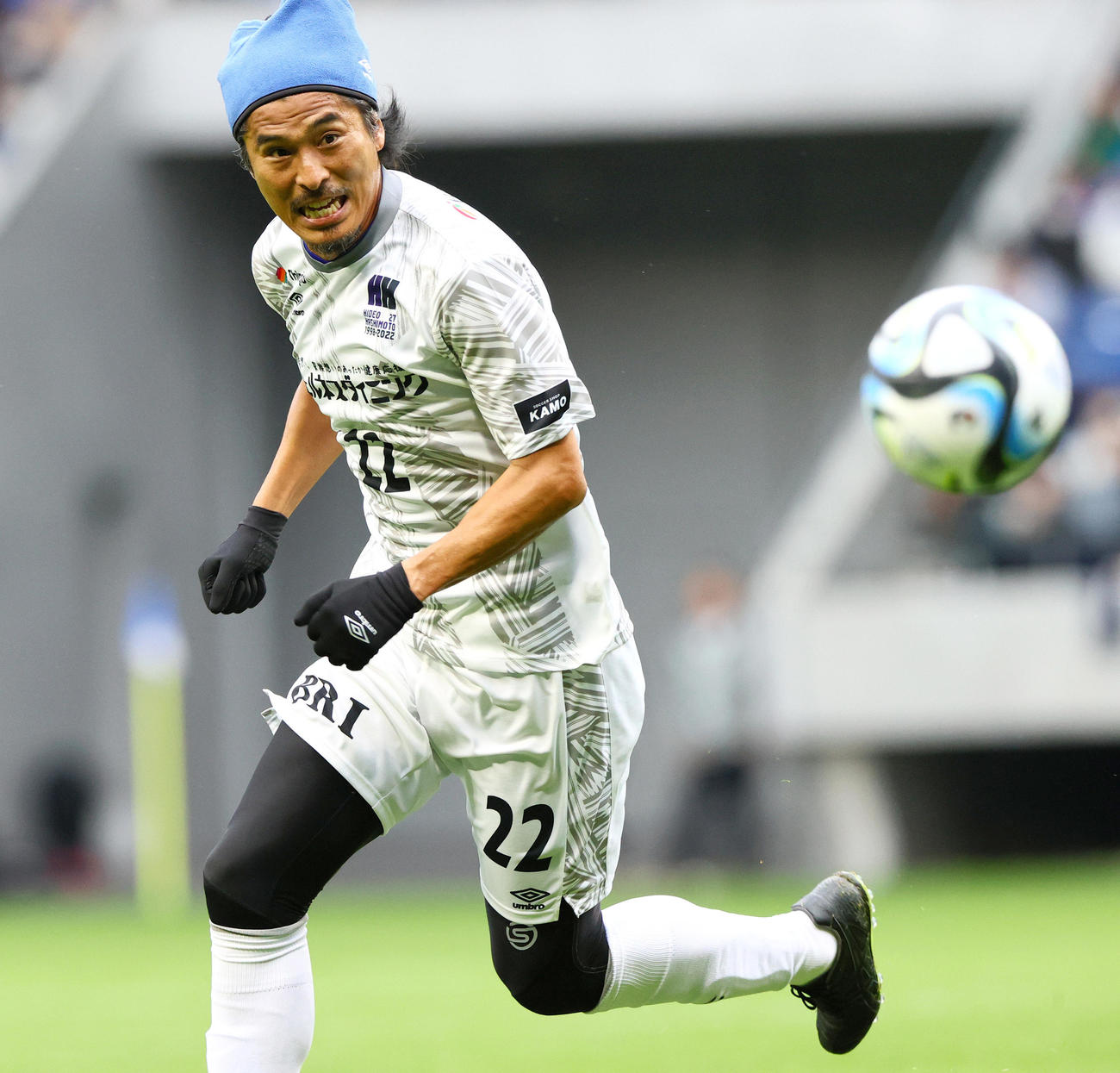 「橋本英郎引退試合」G大阪05対日本代表フレンズ　日本代表フレンズでプレーする中沢佑二氏（撮影・上山淳一）