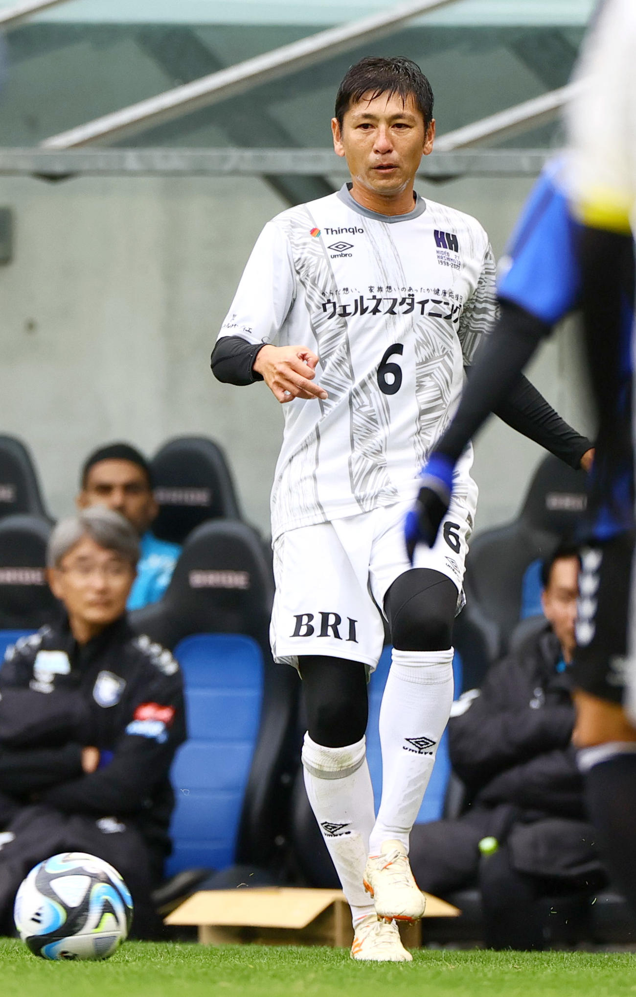 「橋本英郎引退試合」G大阪05対日本代表フレンズ　日本代表フレンズでプレーする中田浩二氏（撮影・上山淳一）