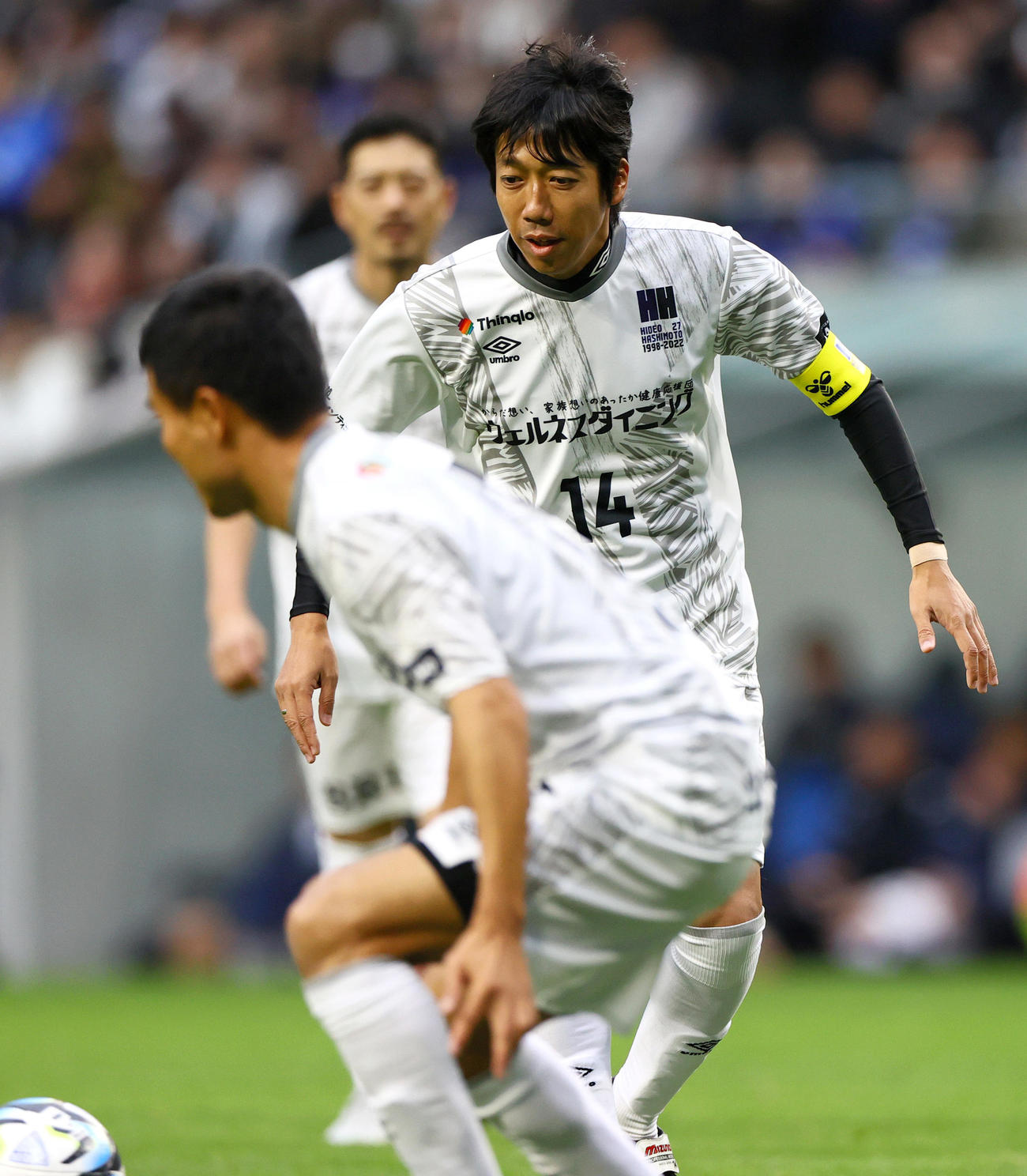「橋本英郎引退試合」G大阪05対日本代表フレンズ　日本代表フレンズでプレーする中村憲剛氏（撮影・上山淳一）
