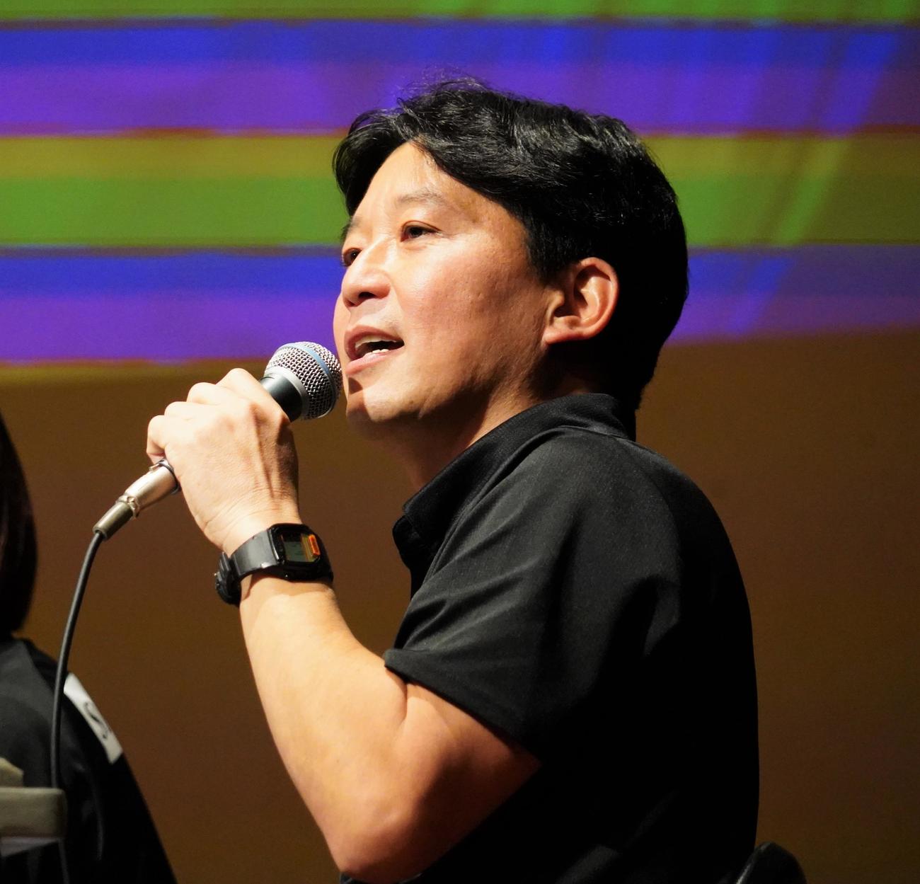 トークイベント「アマトーーク　FINAL」を行った川崎フロンターレプロモーション部の天野春果氏（撮影・佐藤成）