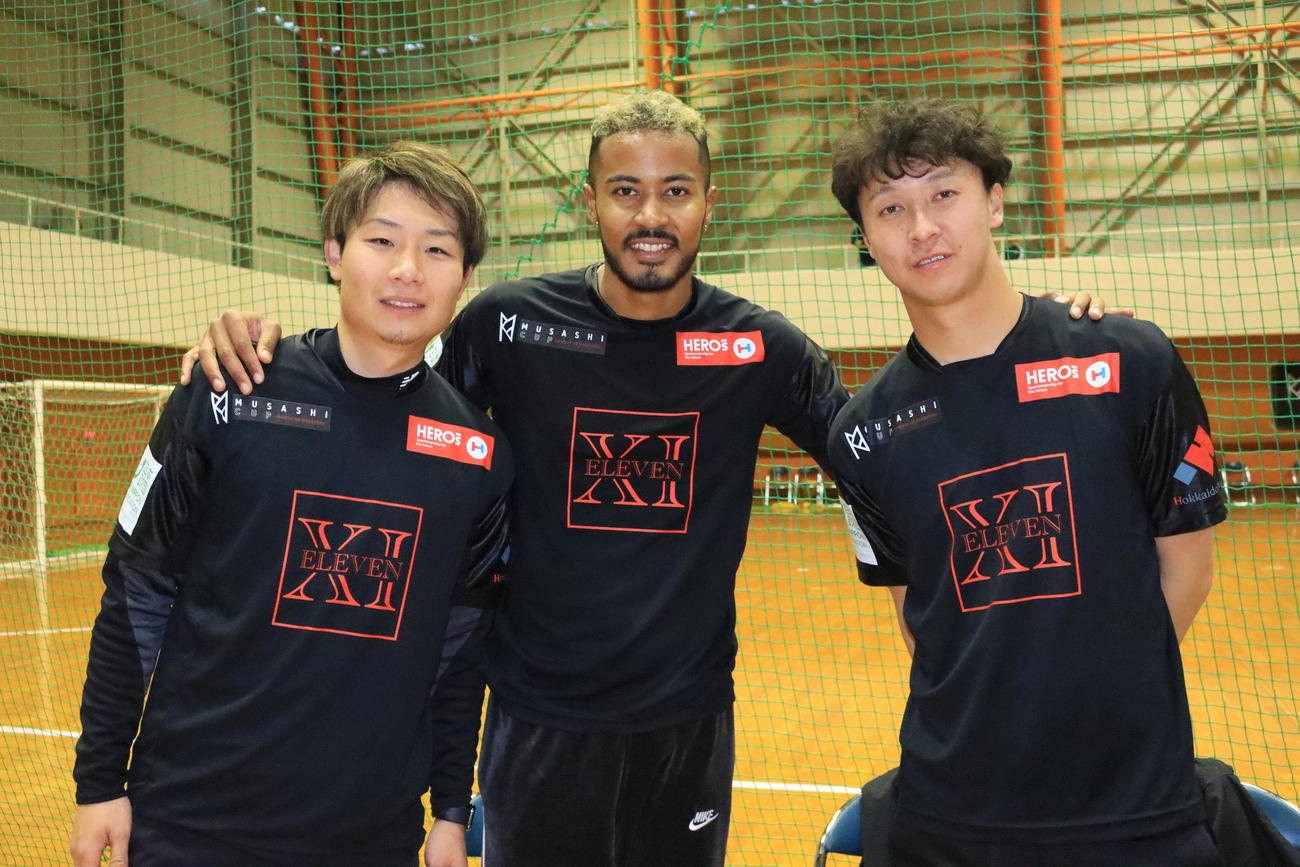 「MUSASHI CUP」に参加したG大阪鈴木（中央）。右は札幌荒野、左は北海道十勝スカイアース中原（撮影・保坂果那）