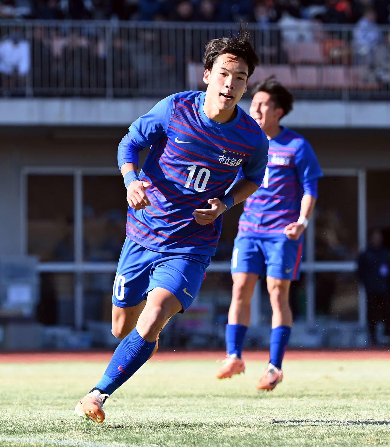 市船橋対高川学園　前半、PKでゴールを決めた市船橋・郡司（撮影・たえ見朱実）