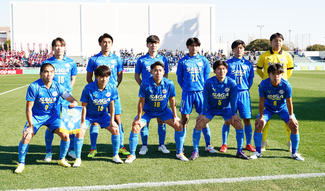 丸岡対佐賀東　試合前、記念写真に納まる佐賀東の選手たち（撮影・菅敏）