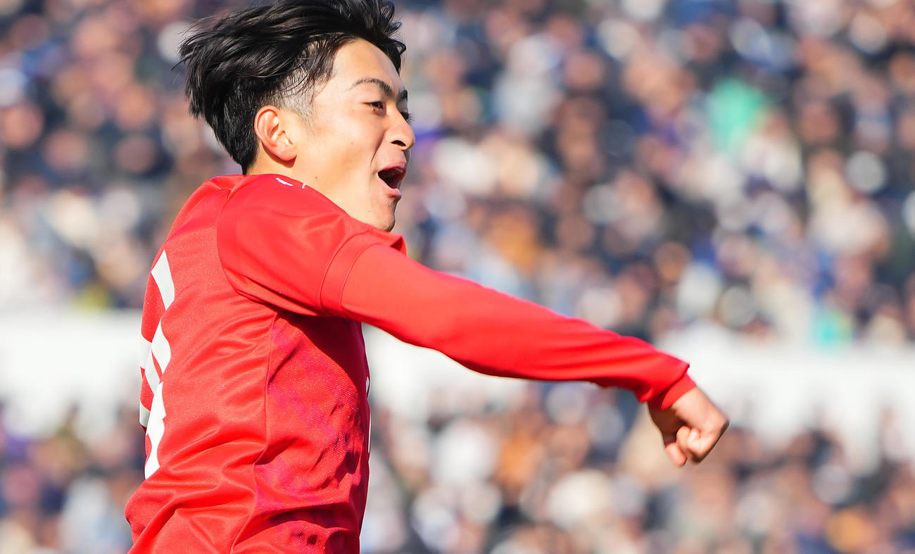 神村学園対松本国際　前半、先制のゴールを決め喜ぶ神村学園・名和田（撮影・垰建太）