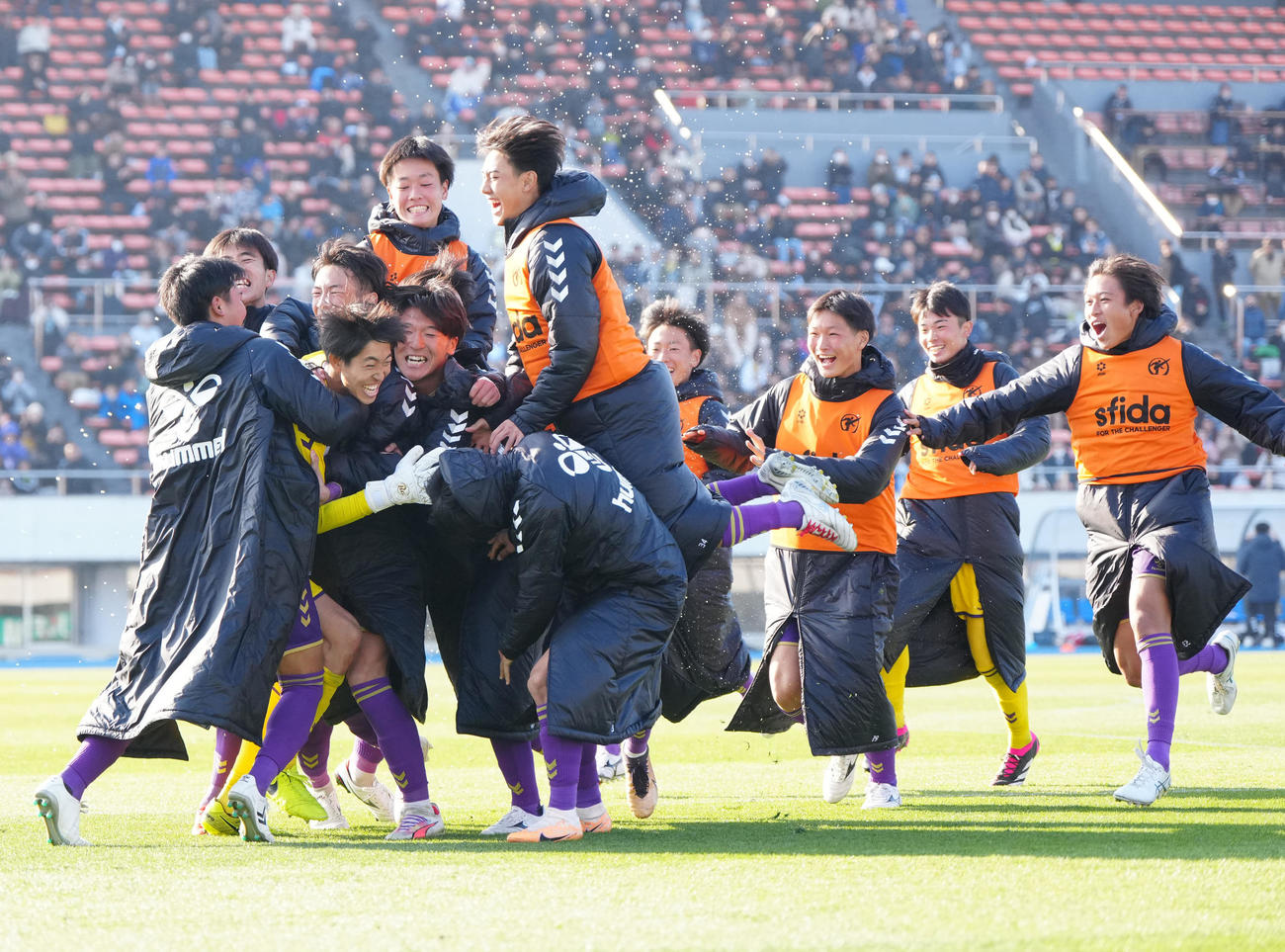 初芝橋本対堀越　PK戦で勝利し歓喜する堀越の選手たち（撮影・江口和貴）