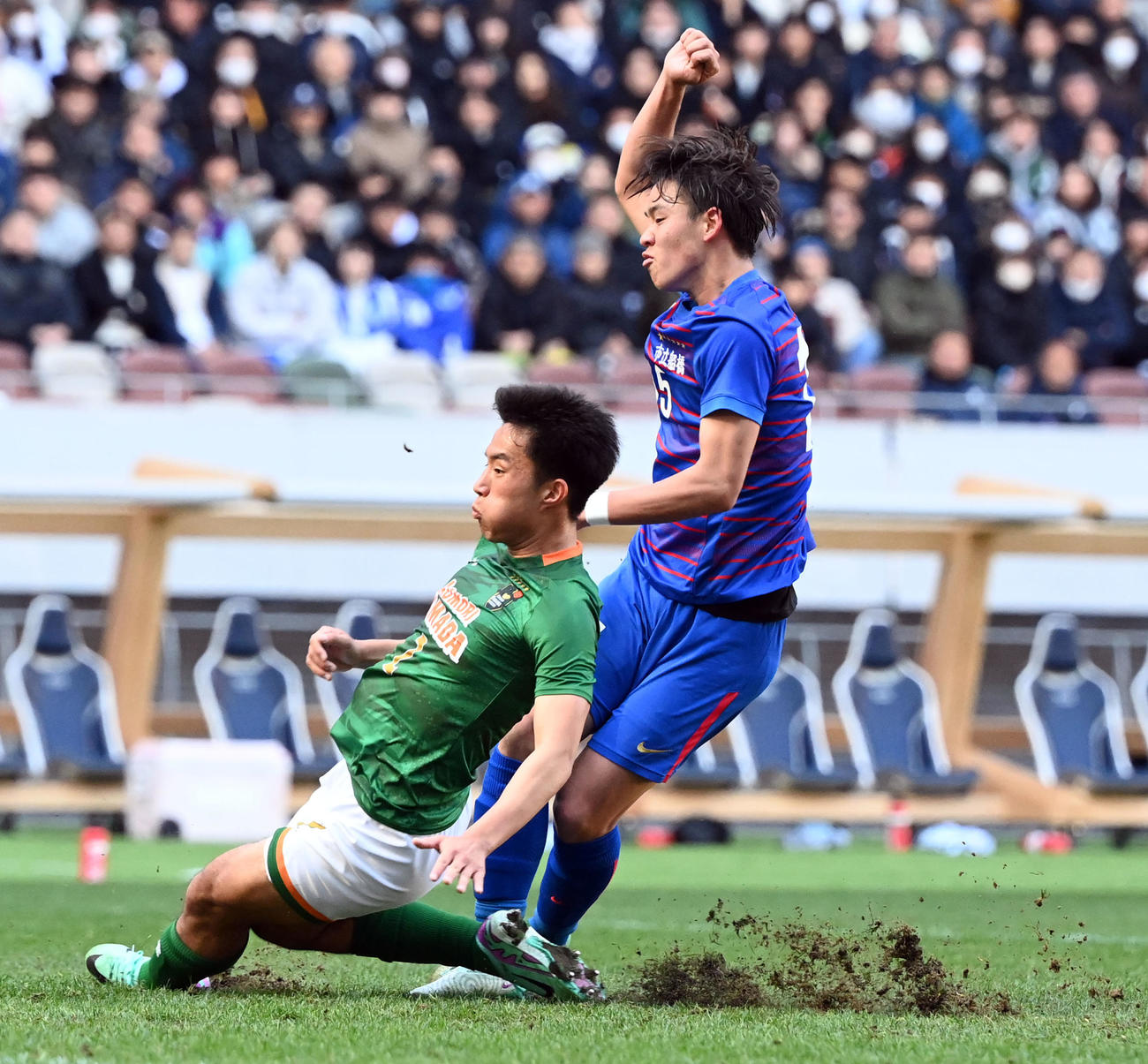 市船橋対青森山田　後半、同点ゴールを決める市船橋・久保原（撮影・たえ見朱実）