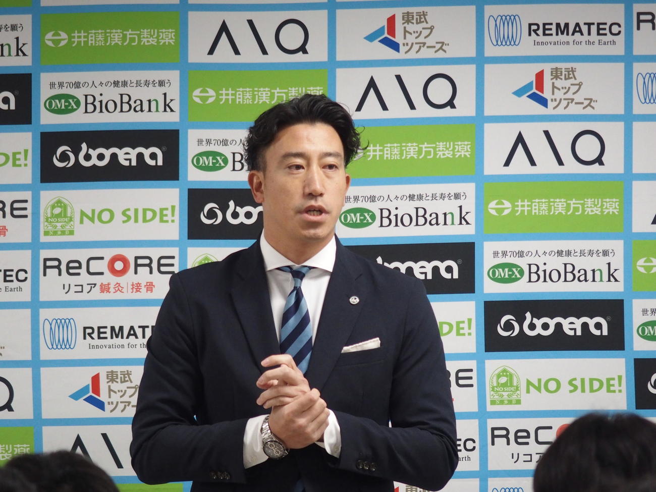 始動式であいさつするするFC大阪の近藤祐輔社長（撮影・永田淳）