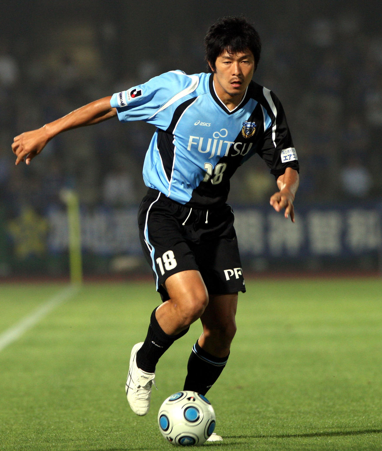 09年7月1日、川崎F対G大阪　後半、ドリブルする横山さん