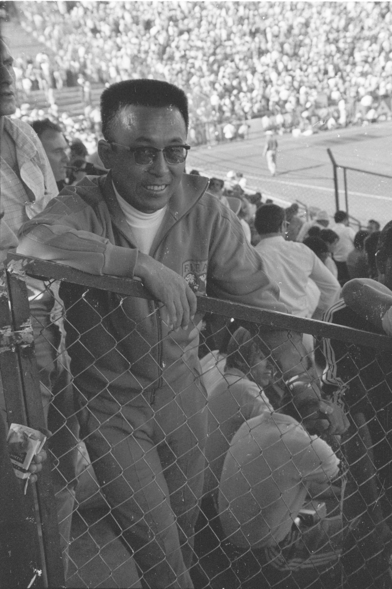 第9回W杯サッカーメキシコ大会　日本人として初めてW杯に参加した丸山義行審判（1970年6月10日撮影）