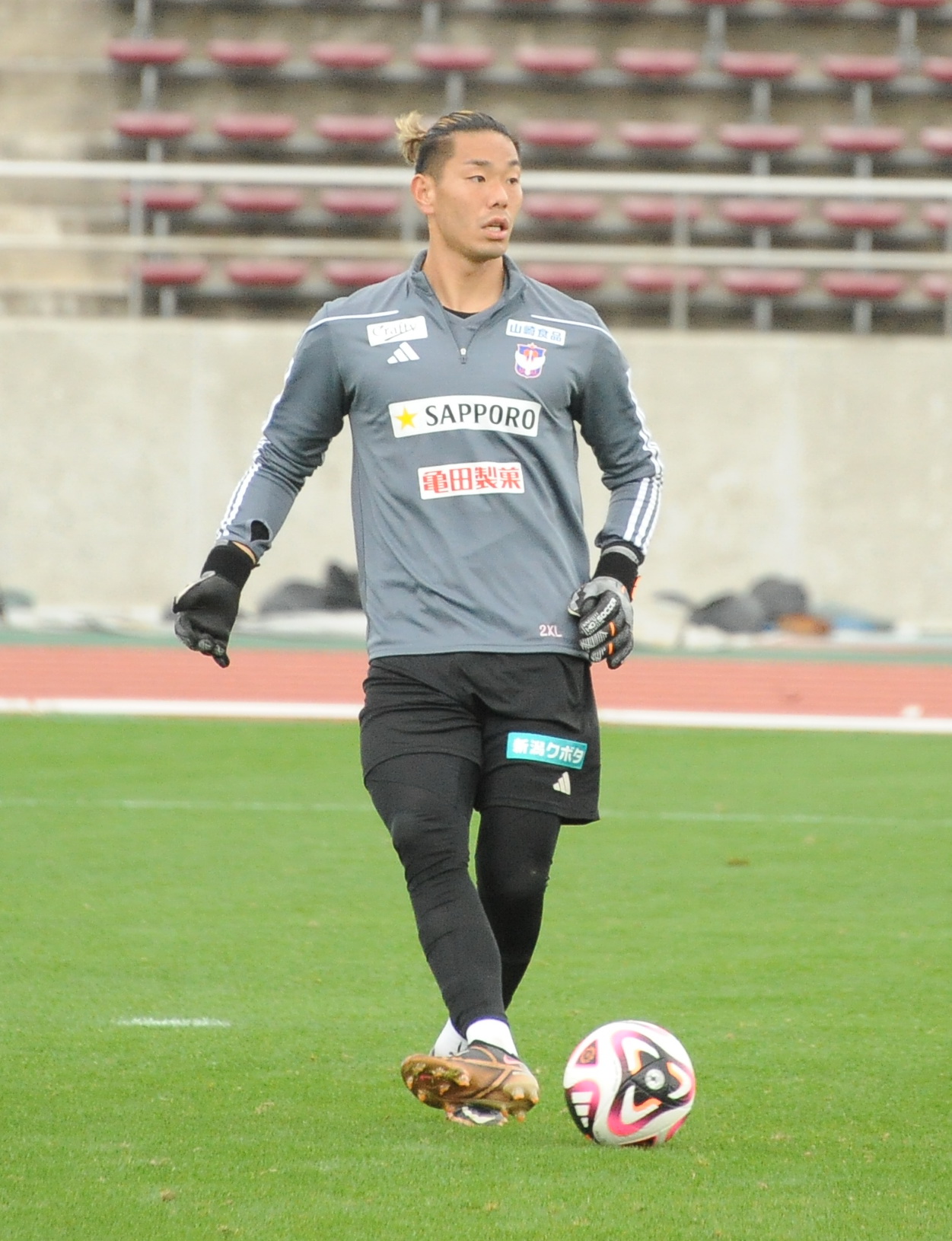 最後尾から攻撃を組み立てる阿部