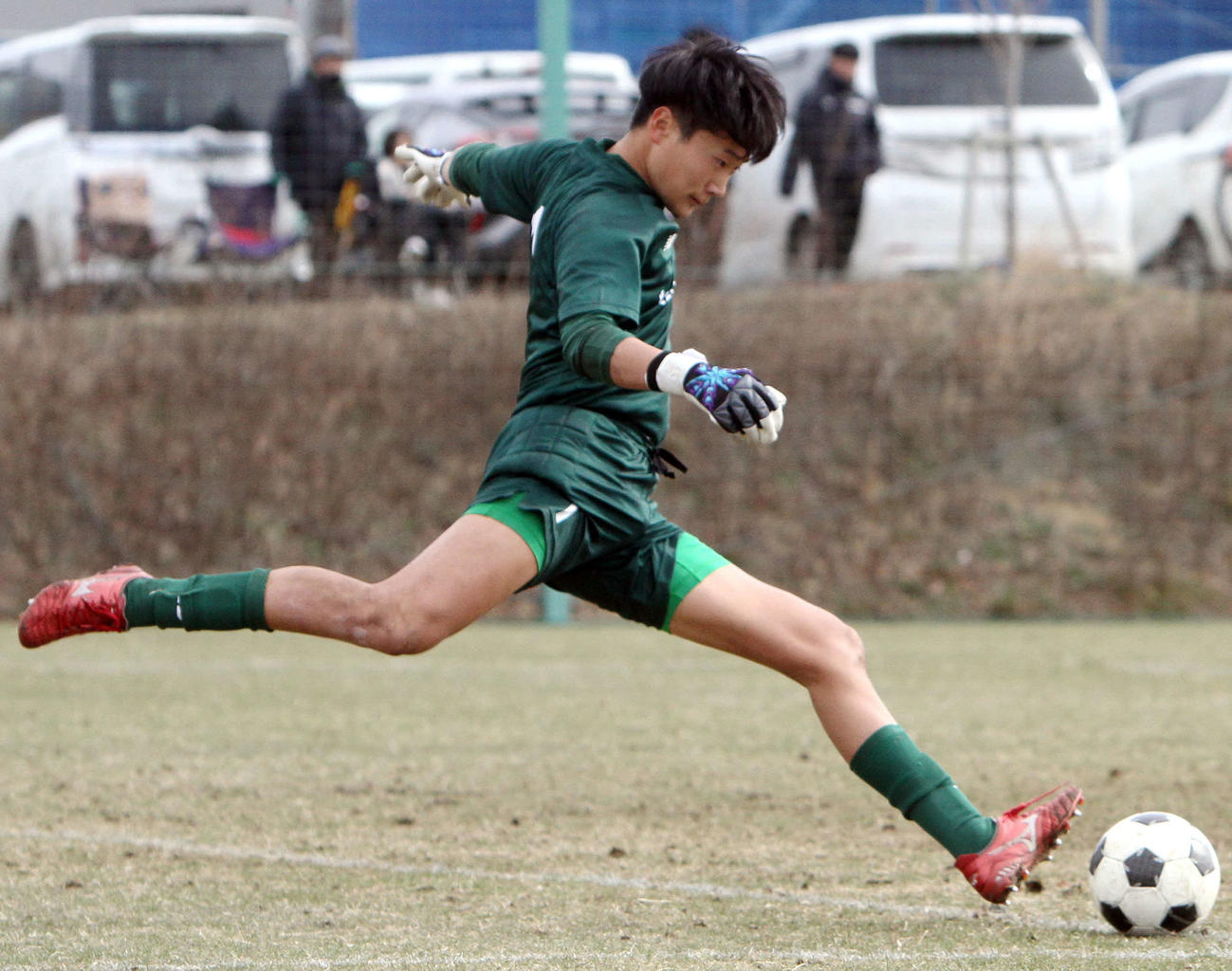 聖和学園対帝京安積　好セーブを連発したGK村上（撮影・木村有優）