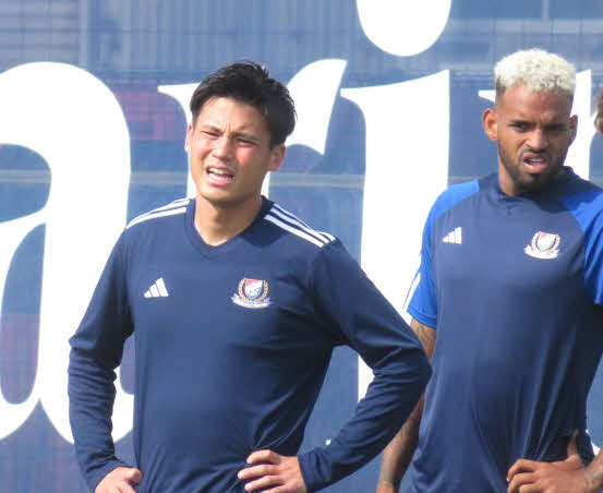 ACLバンコク・ユナイテッドとの第2戦に向けて調整する横浜FW宮市（左）とアンデルソン・ロペス