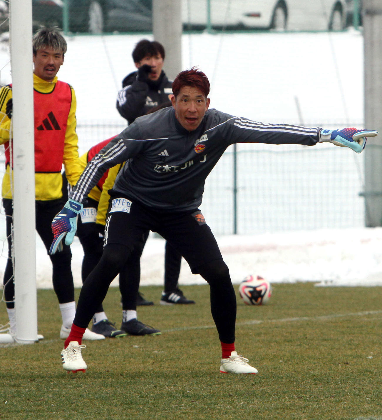 大声で指示を出すGK林（撮影・木村有優）