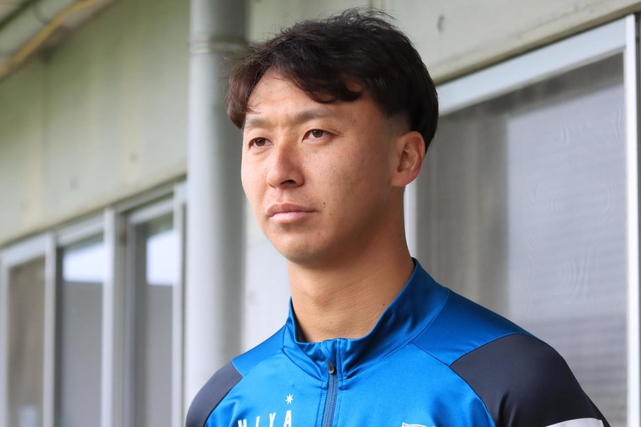 開幕戦前日練習を終え、取材に応じる札幌荒野主将（撮影・保坂果那）