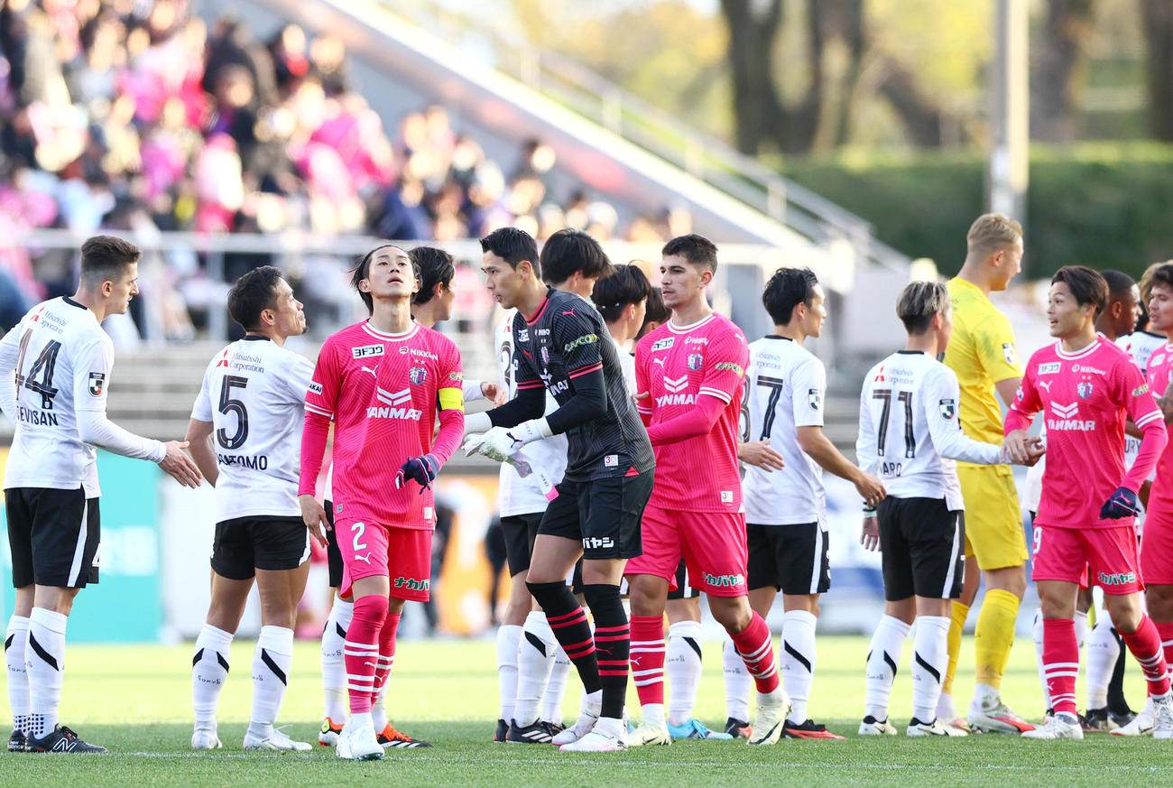 C大阪対東京　2－2の引き分けに終わる（撮影・上山淳一）