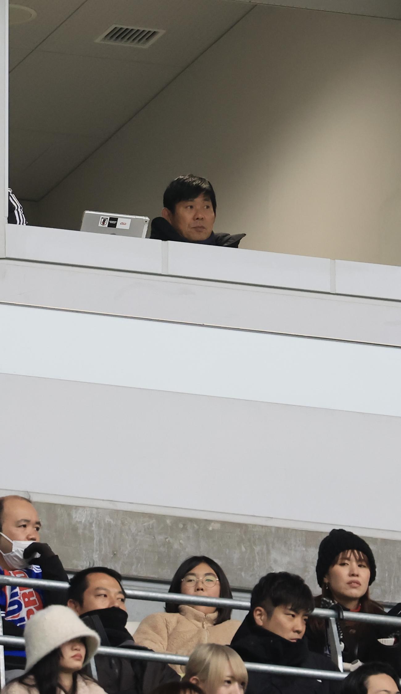 東京V対横浜　観戦する日本代表森保監督(撮影・浅見桂子)