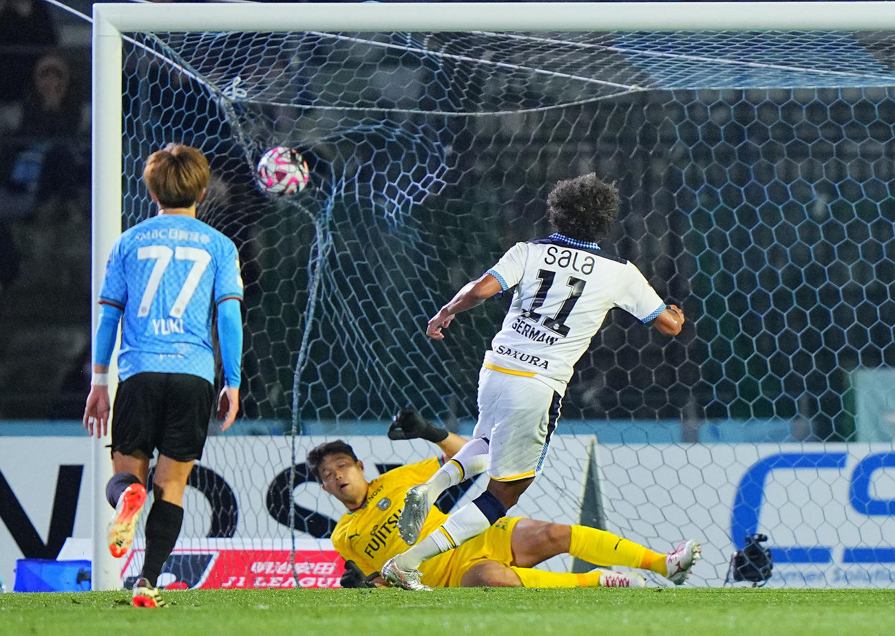 川崎F対磐田　後半、PKでハットトリックを決める磐田ジャーメイン（撮影・垰建太）