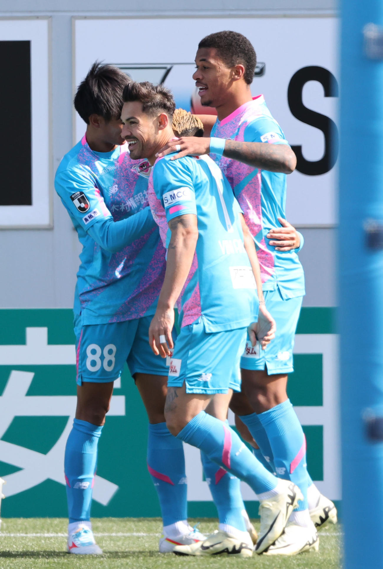 鳥栖対札幌　前半14分、鳥栖マルセロヒアンは先制ゴールを決め笑顔（撮影・梅根麻紀）