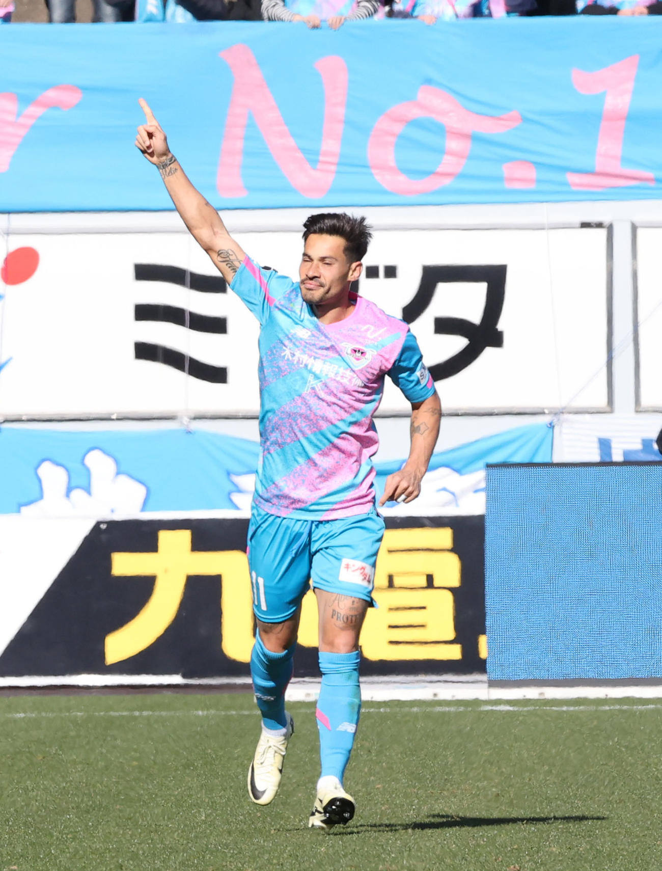 鳥栖対札幌　後半、ゴールを決めた鳥栖ヴィニシウスアラウージョ（撮影・梅根麻紀）