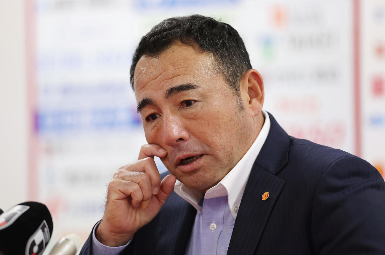 名古屋対町田　町田に敗れ試合後の会見に臨む名古屋長谷川監督（撮影・前田充）