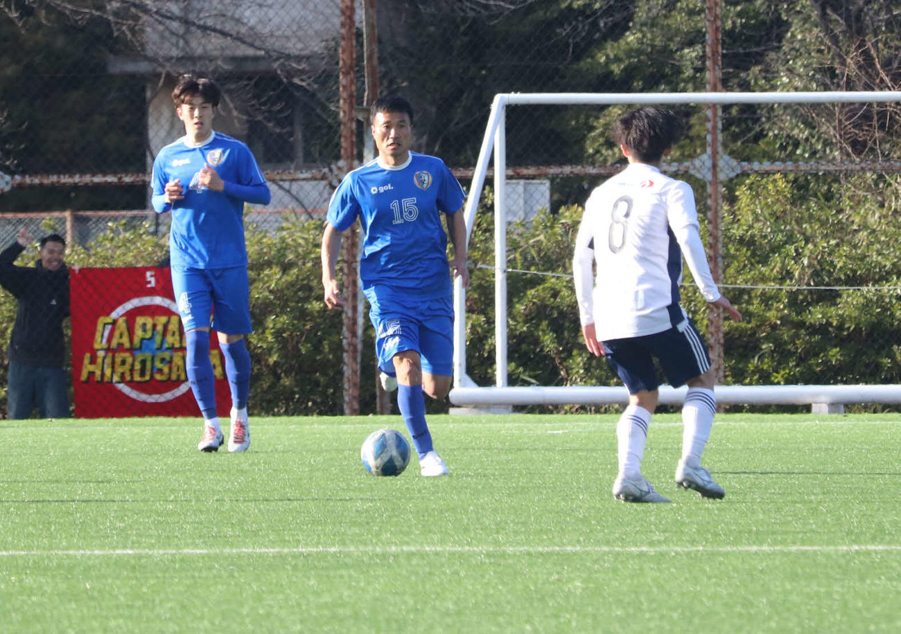 後半からボランチで安定感あるプレーを見せたMF今野泰幸