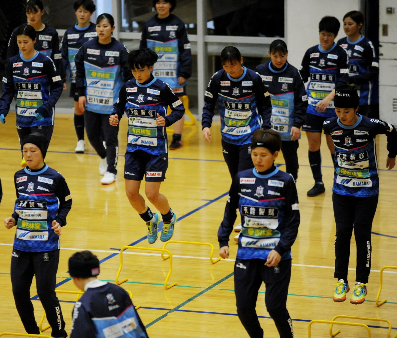開幕に向けてトレーニングを行う静岡SSUボニータの選手たち