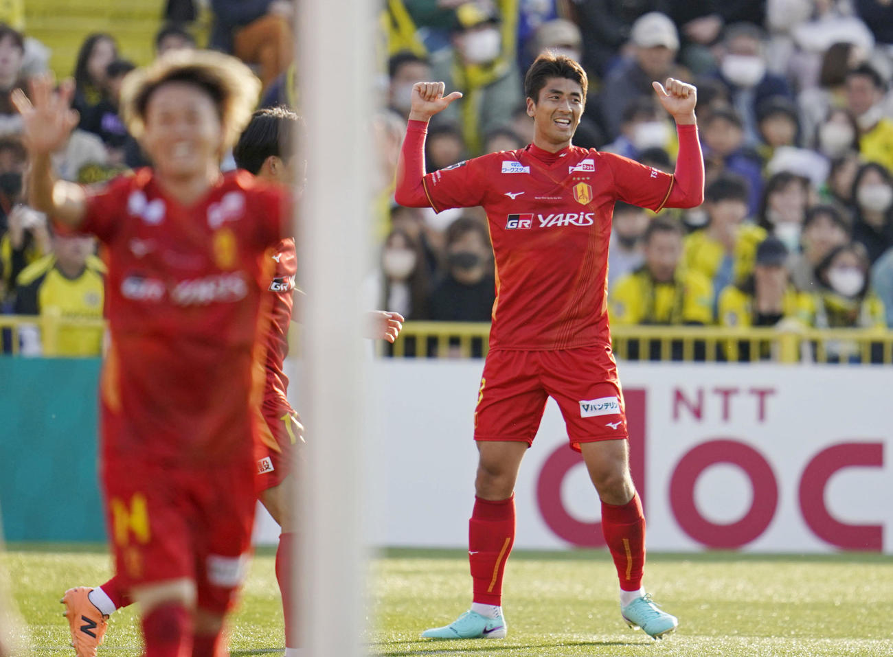 柏―名古屋　後半、チーム2点目のゴールを決め、ガッツポーズする名古屋・河昌来＝三協F柏(共同)