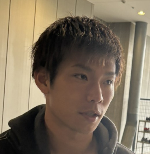 非公開練習後に取材対応するG大阪DF黒川圭介（撮影・永田淳）