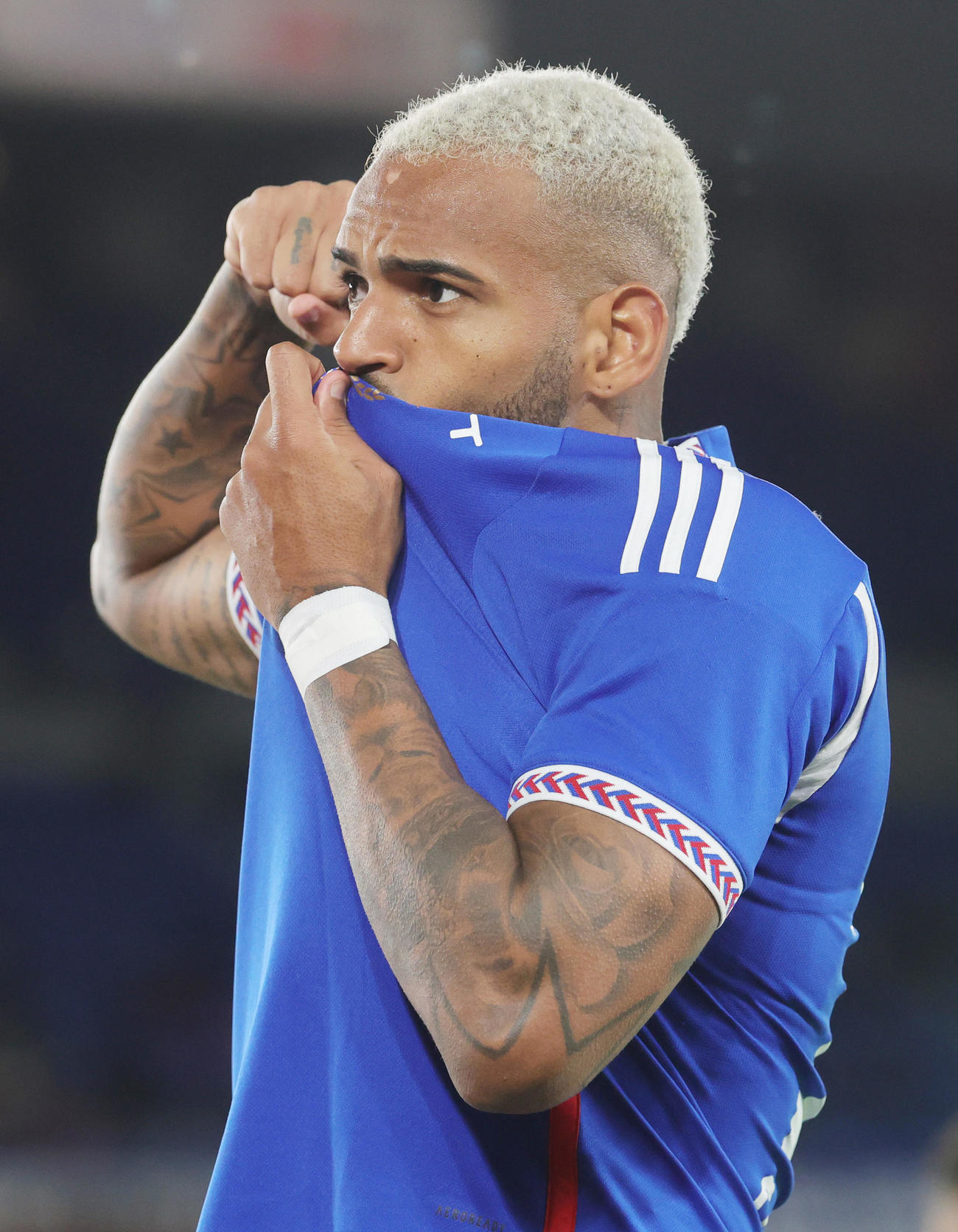 横浜対G大阪　後半、先制ゴールを決め喜ぶ横浜アンデルソン・ロペス（撮影・野上伸悟）