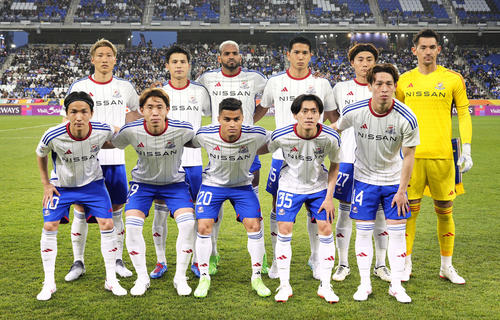 蔚山戦に臨む横浜Mイレブン（共同）