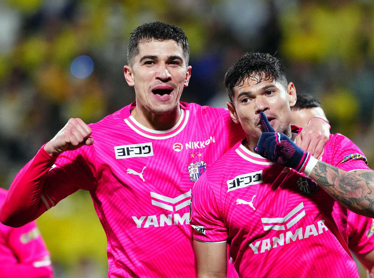 C大阪ヴィトール・ブエノ（左）（2024年4月3日撮影）