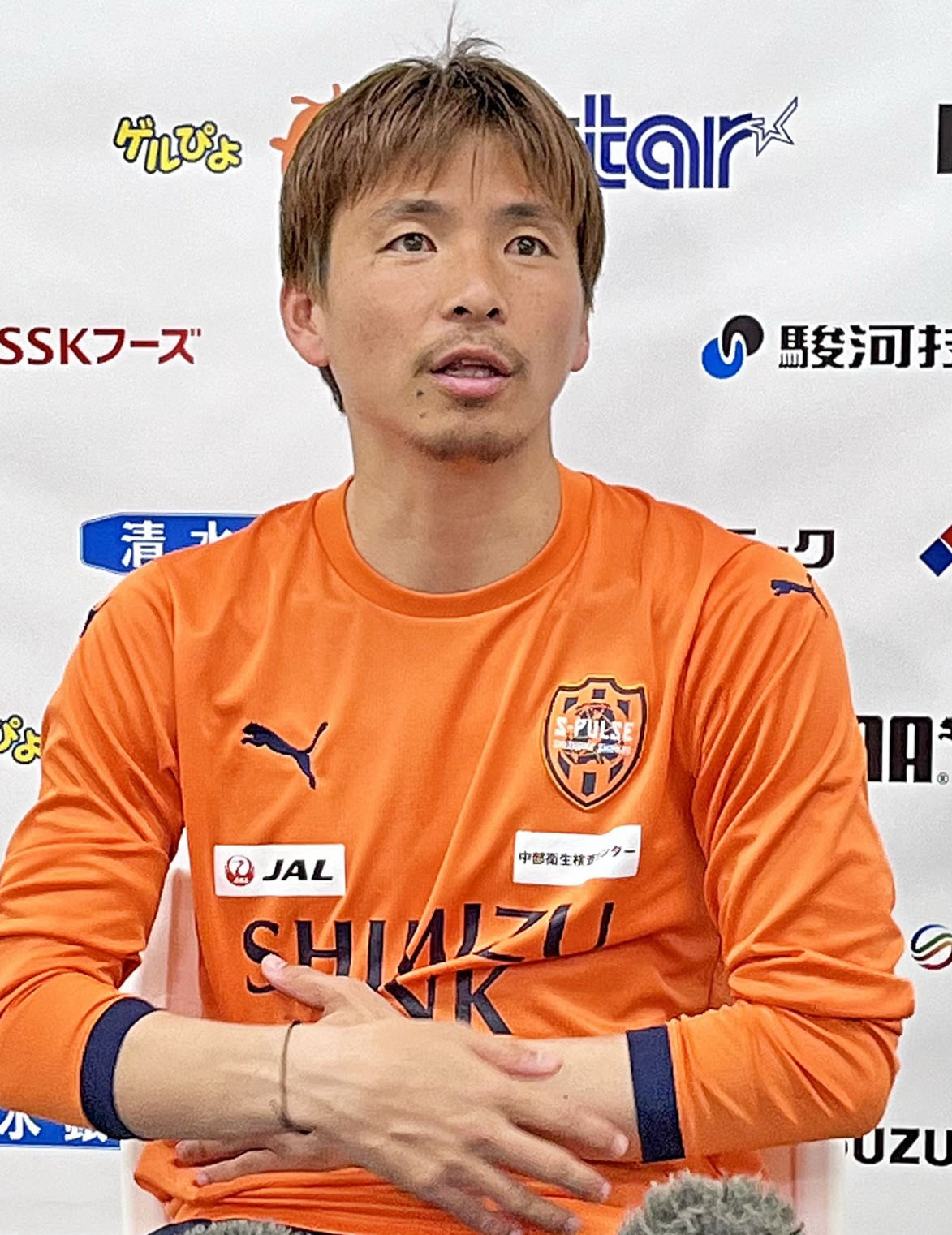 練習後、長谷部引退についての思いを語る清水乾