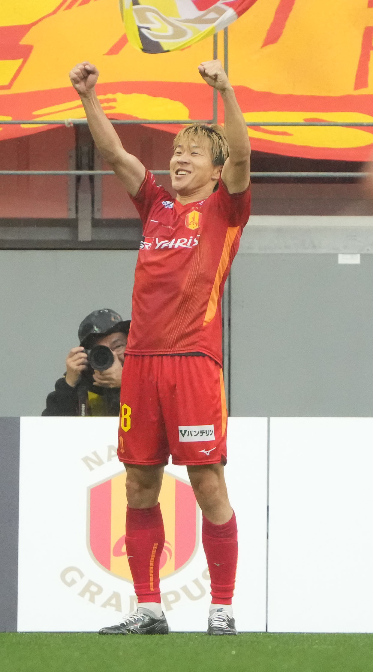 名古屋対C大阪　後半、勝ち越しゴールを決め喜ぶ名古屋永井（撮影・森本幸一）