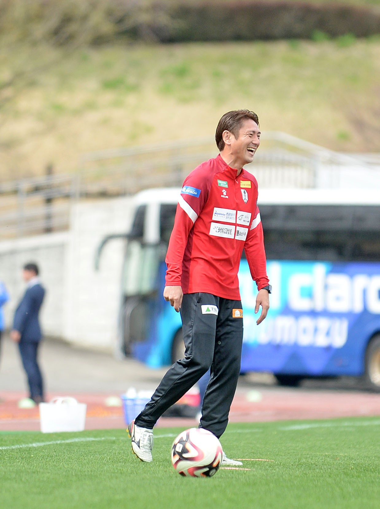 試合前のウオーミングアップでリラックスした表情を見せる岩手水野