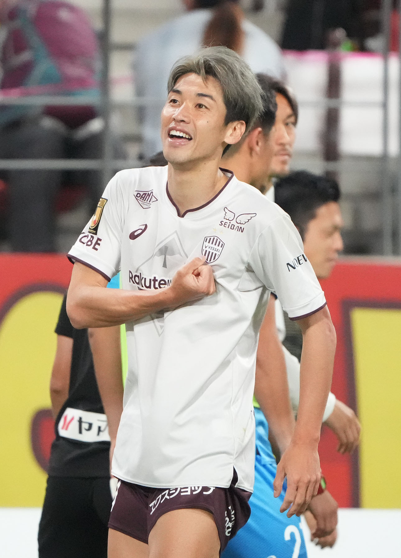 名古屋対神戸　後半、チーム2点目のゴールを決め喜ぶ神戸大迫（撮影・森本幸一）