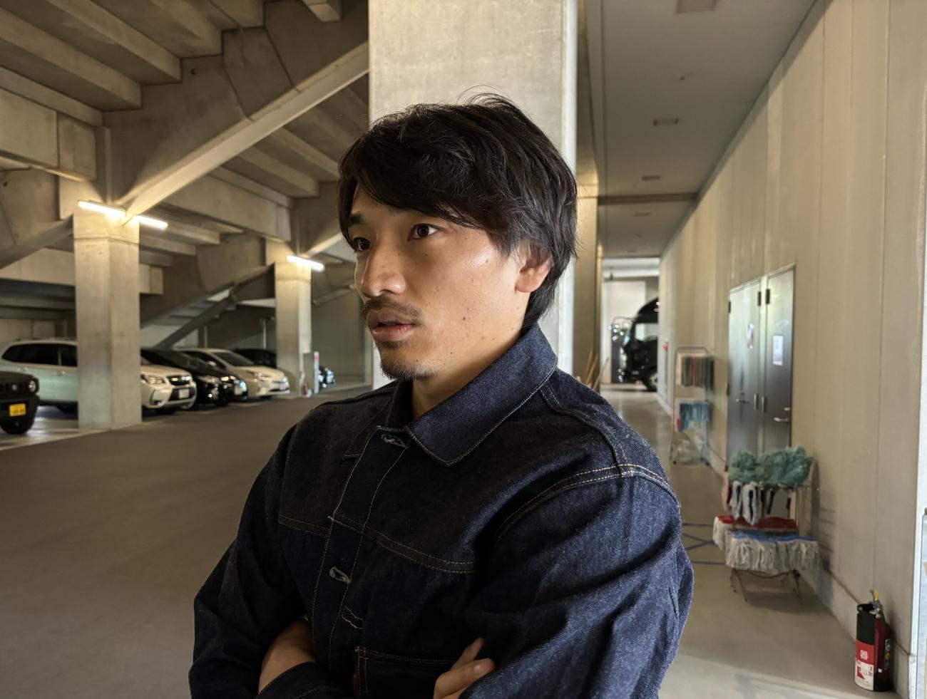 非公開練習後に取材対応するG大阪DF中谷進之介（撮影・永田淳）