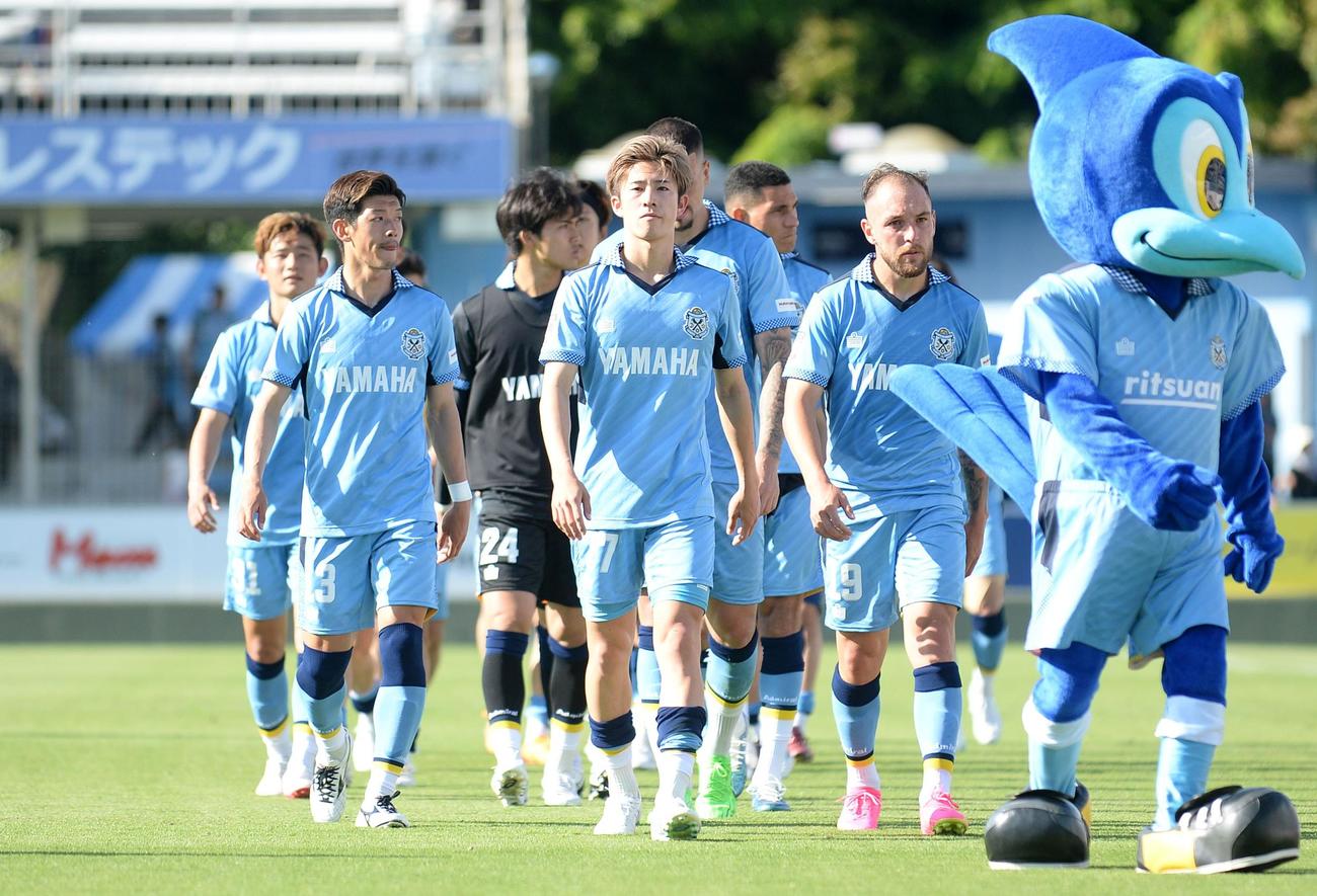 今季2度目の連敗を喫し、悔しさをにじませる磐田の選手たち