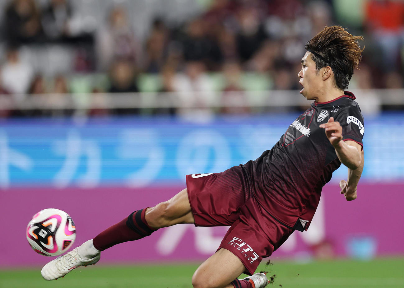 神戸対福岡　後半、先制ゴールを決める神戸宮代（撮影・前田充）
